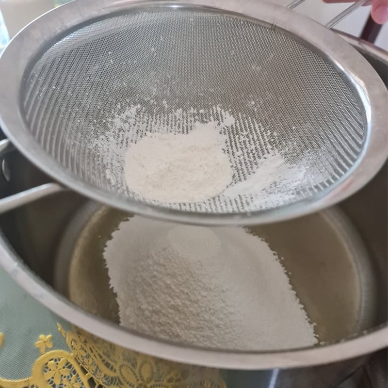 Bước 2 Trộn bột làm vỏ bánh trung thu Bánh trung thu nhân khoai lang tím