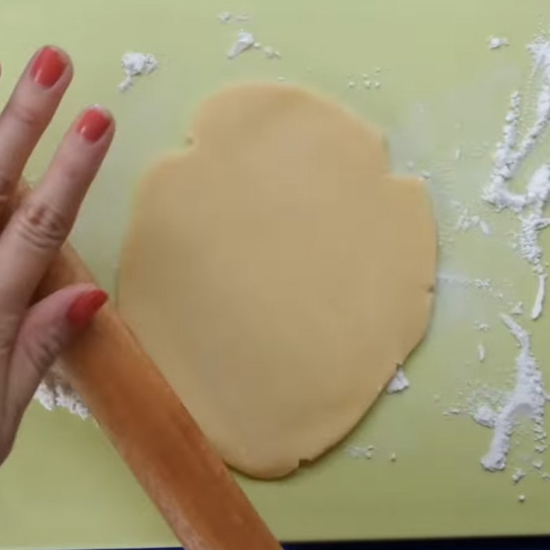 Bước 3 Bọc bánh Bánh trung thu nướng nhân đậu xanh lá dứa