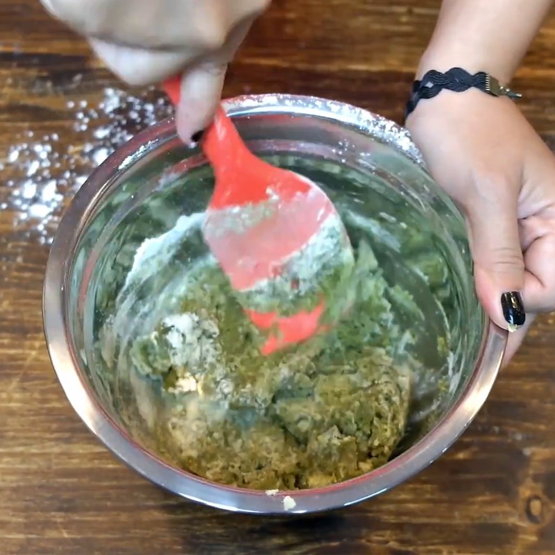 Bước 4 Trộn bột bánh trung thu trà xanh Bánh trung thu trà xanh nhân đậu xanh trứng muối